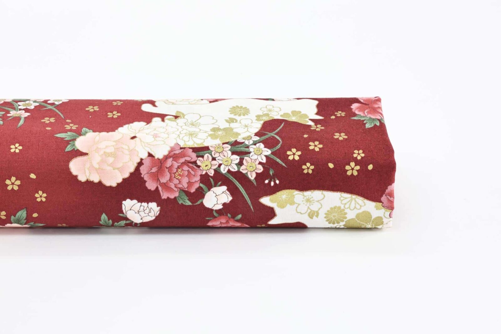 Tissu Japonais chats et fleurs dorées fond couleur rouge. Japanese fabric