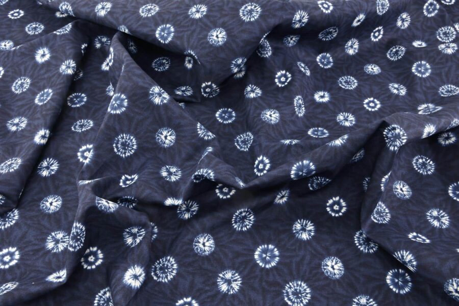 Tissu Japonais imprimé indigo Kumo shibori. Japanese Shibori fabric