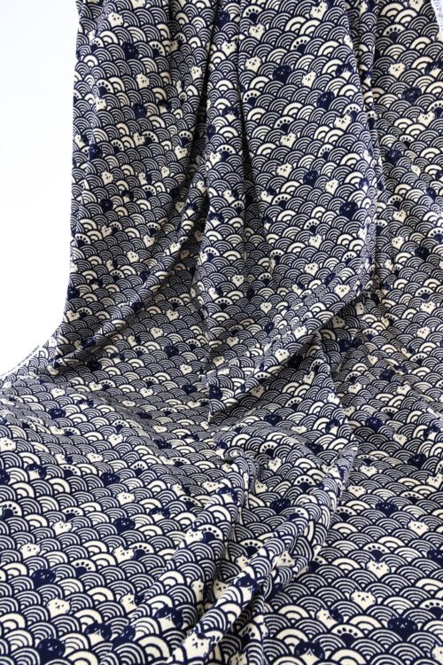 Tissu Maneki Neko Seigaiha bleu beige