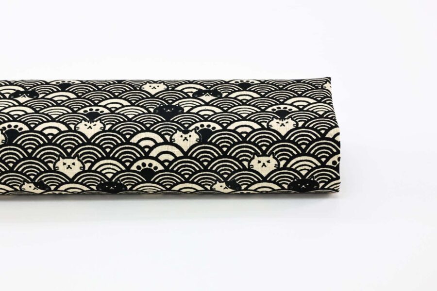 Tissu Maneki Neko Seigaiha noir beige
