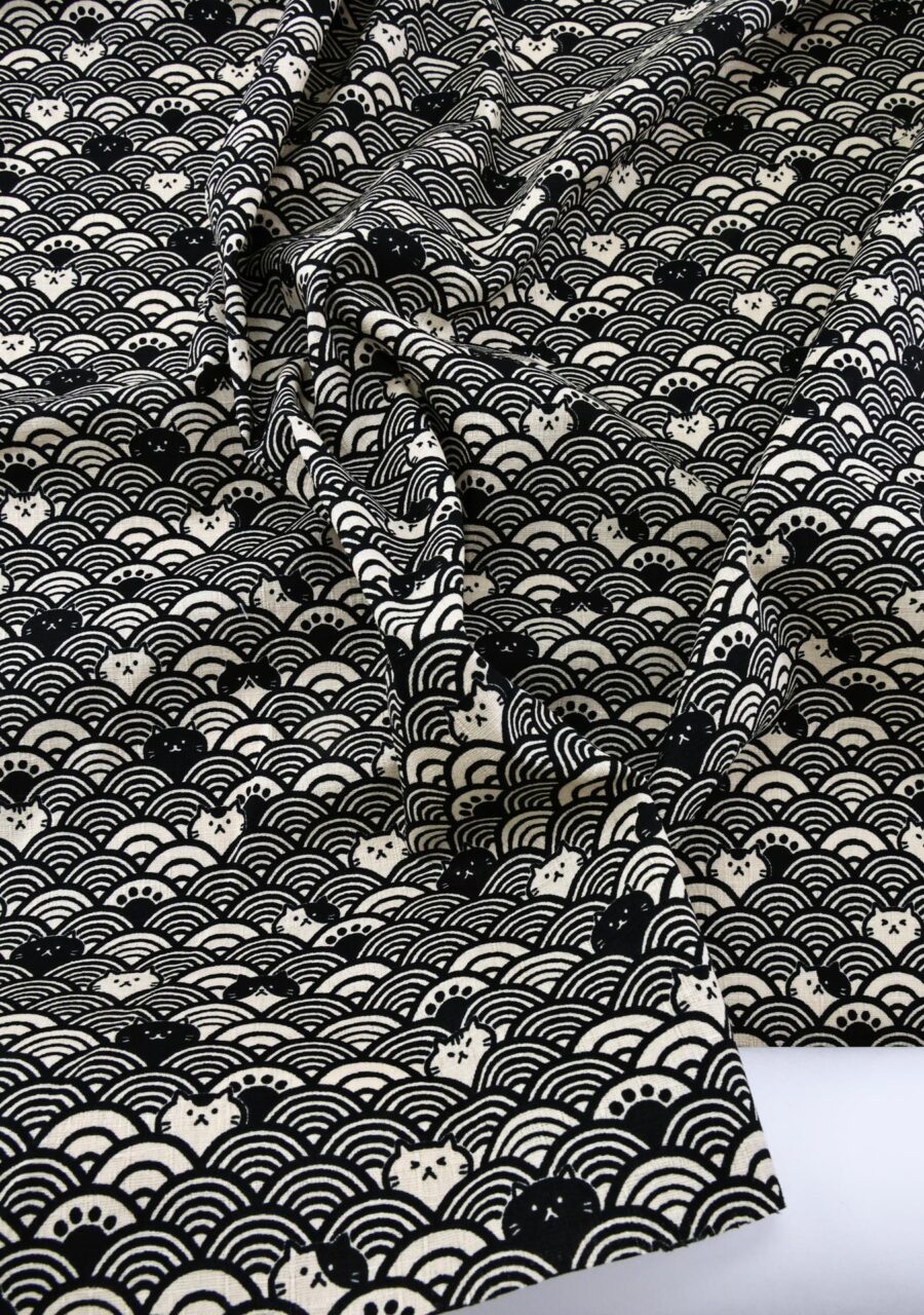 Tissu Maneki Neko Seigaiha noir beige