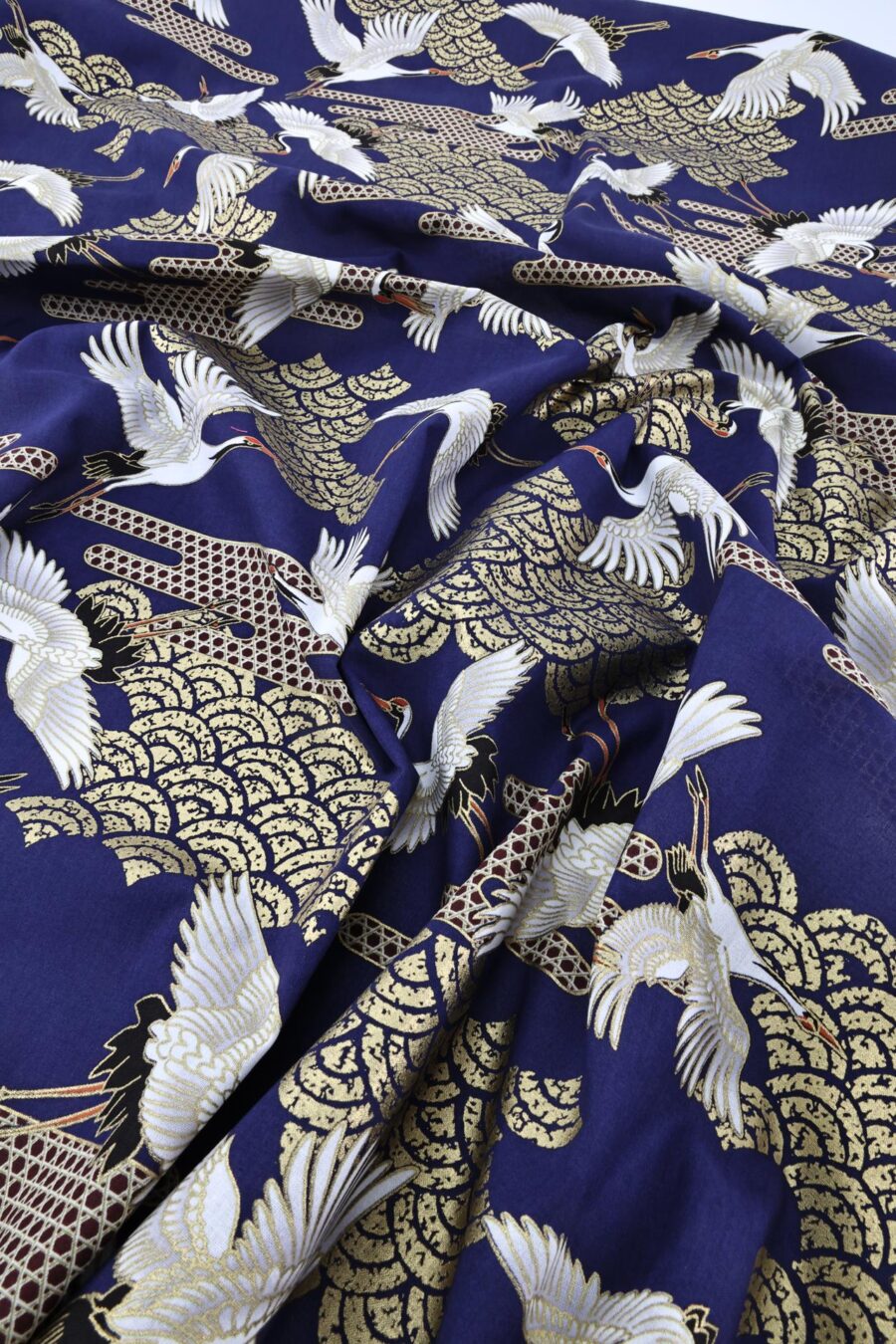 Tissu Grue Kagome Seigaiha fond bleu. Japanese fabric
