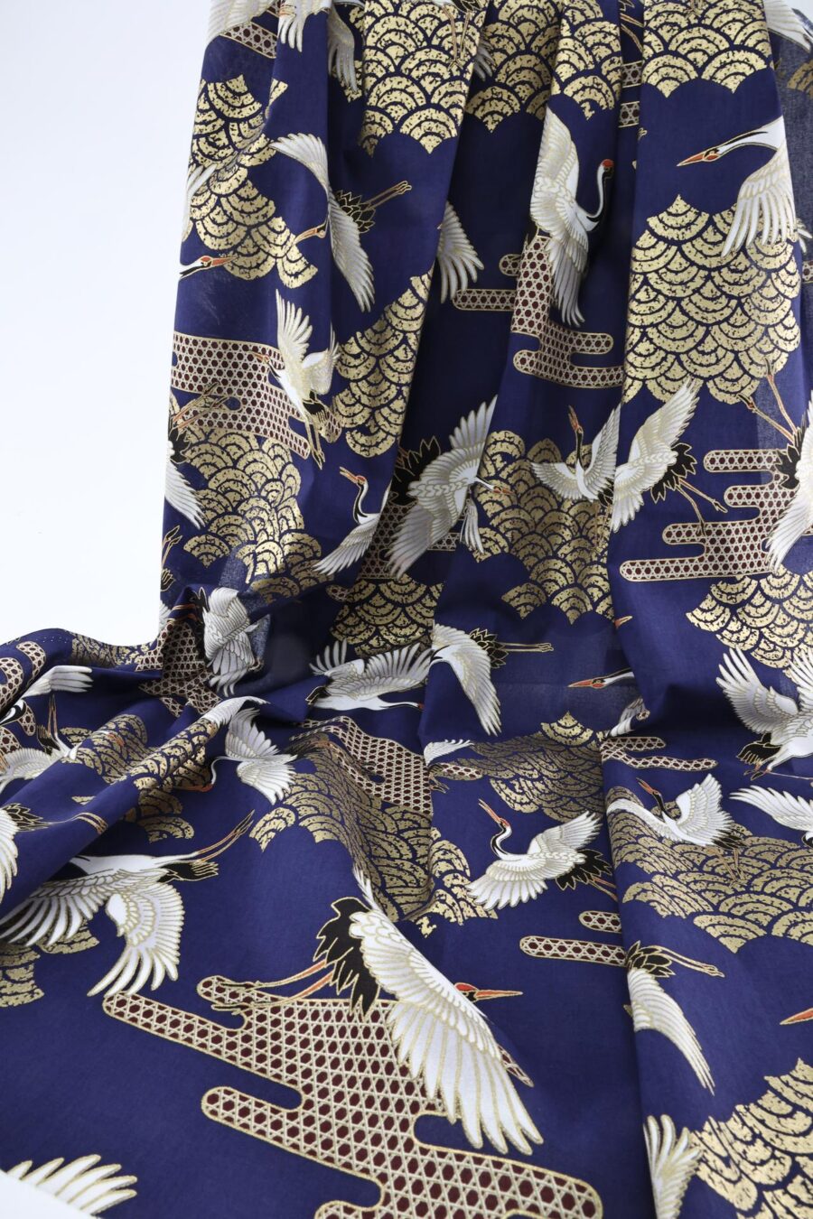 Tissu Grue Kagome Seigaiha fond bleu. Japanese fabric