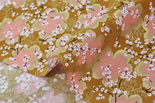 Tissu Japonais Ume rose doré fond orange. Japanese fabric
