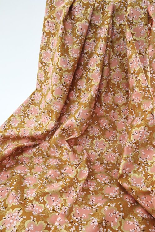 Tissu Japonais Ume rose doré fond orange. Japanese fabric