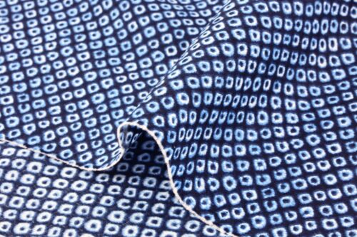 Tissu Japonais imprimé indigo Kanoko shibori. Japanese fabric