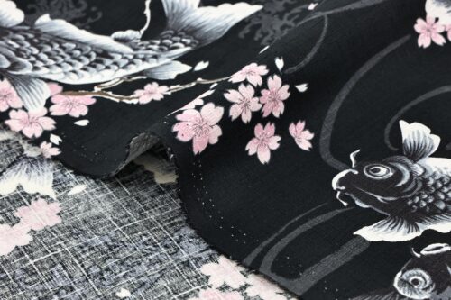 Tissu Japonais carpes et Sakura fond noir. Japanese fabric