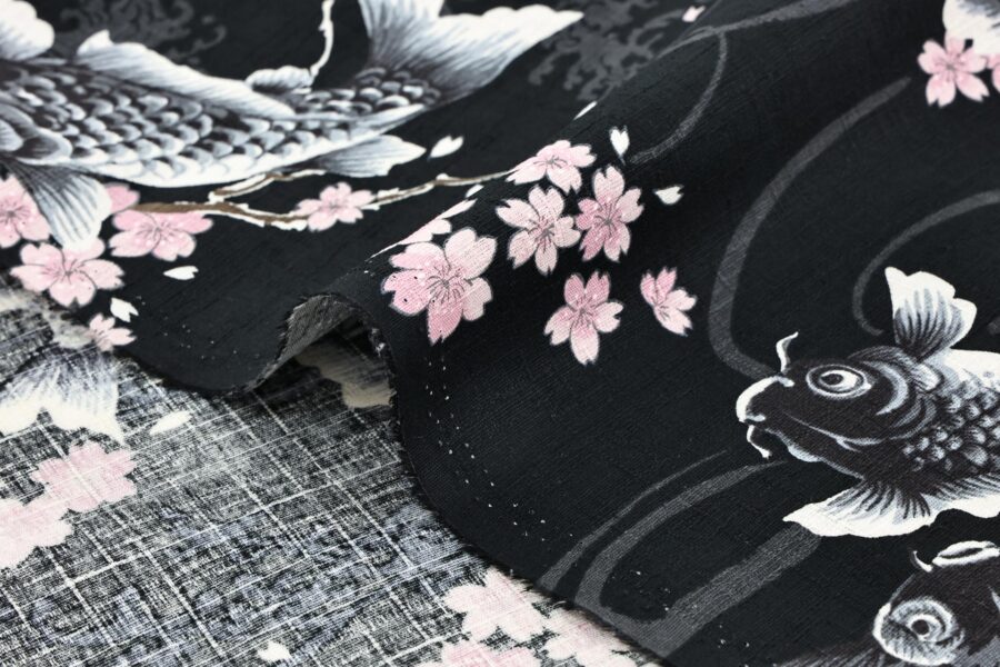 Tissu Japonais carpes et Sakura fond noir. Japanese fabric