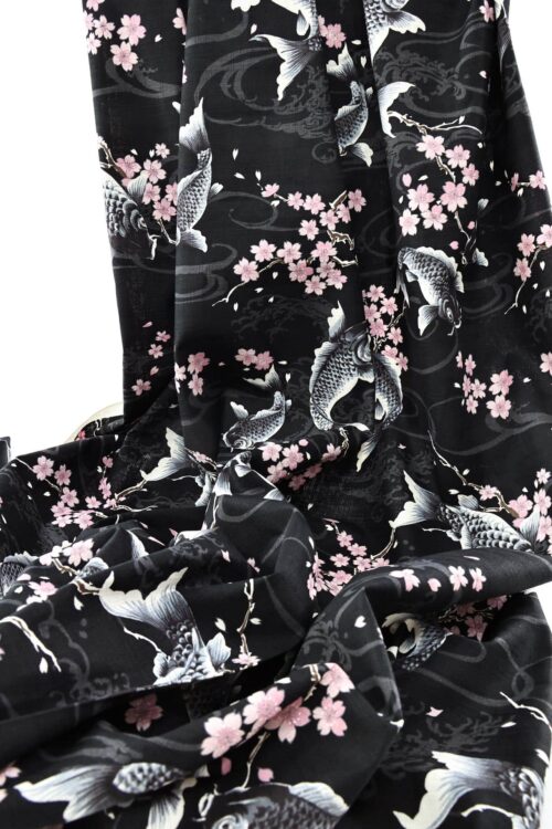Tissu Japonais carpes et Sakura fond noir. Japanese fabric