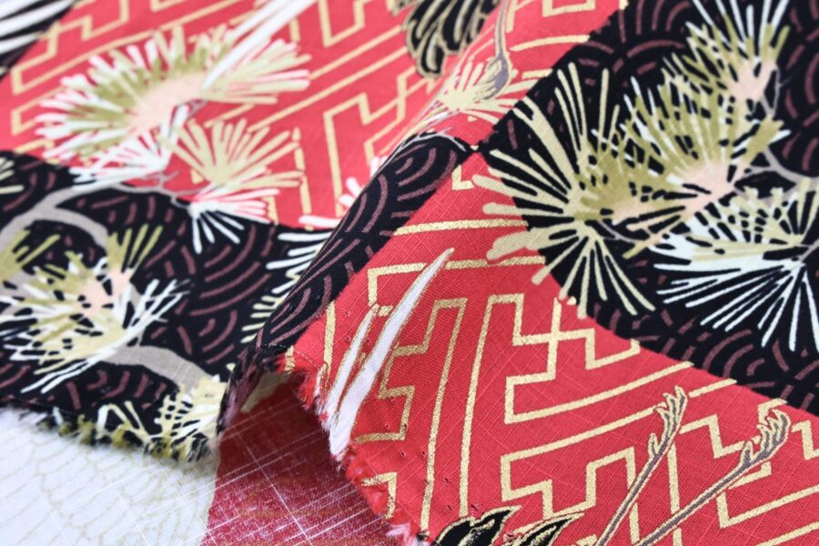 Japanese fabric Crane and red sayagata