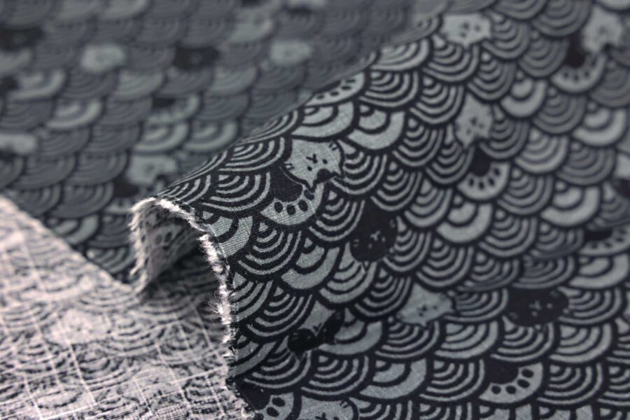 Maneki Neko seigaiha black grey fabric