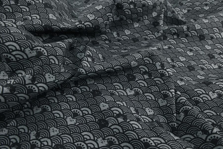 Maneki Neko seigaiha black grey fabric