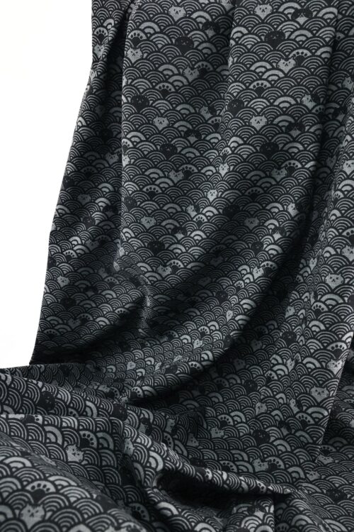 Maneki Neko seigaiha black grey fabric