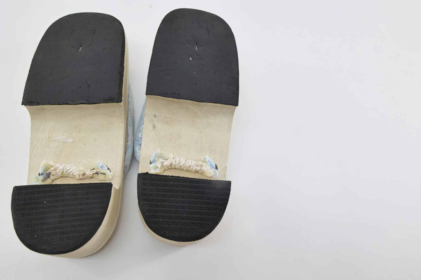 Wooden Geta with lace