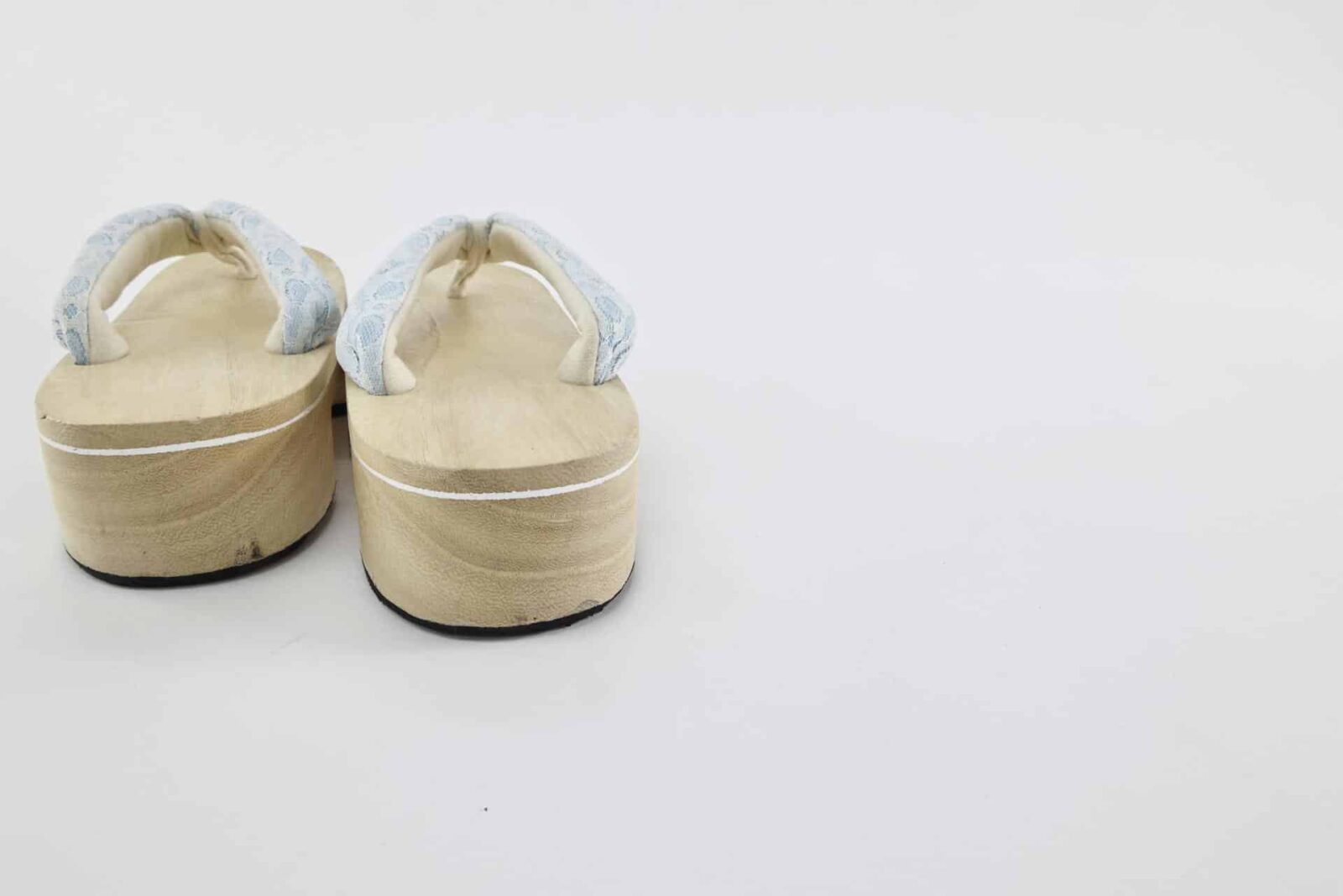 Wooden Geta with lace