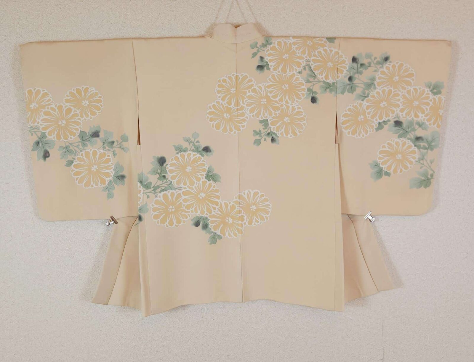 Elegant yuzen Haori with chrysanthemums