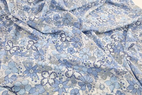 Japanese cotton lawn fabric – Blue pastel blooming garden