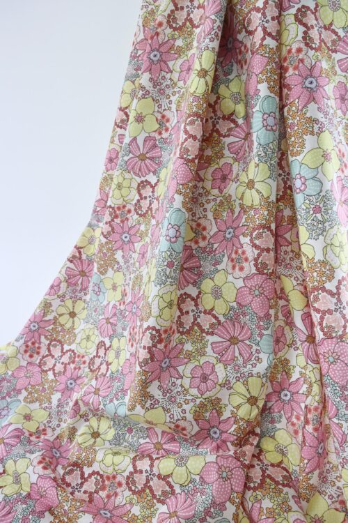 Japanese cotton lawn fabric – Pink pastel blooming garden