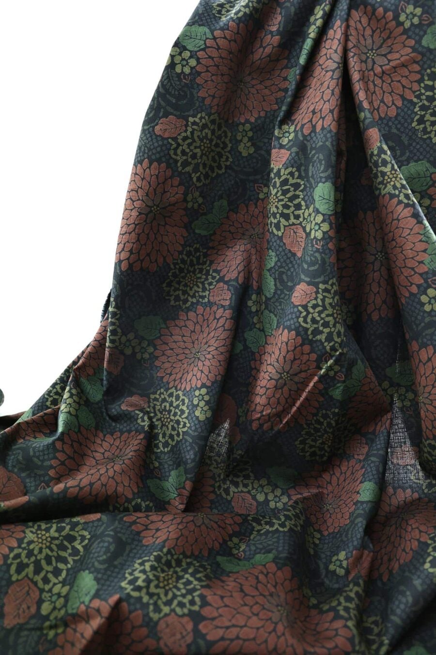 Japanese fabric – kiku in burgundy dobby cotton
