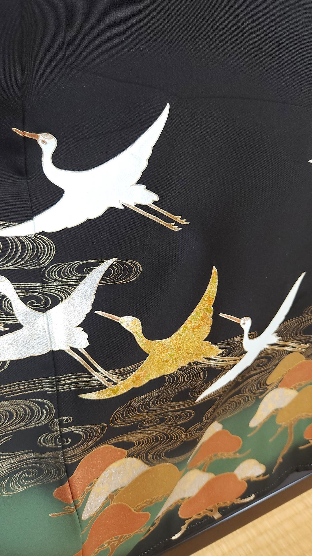 Kuro Tomesode with elegant golden cranes