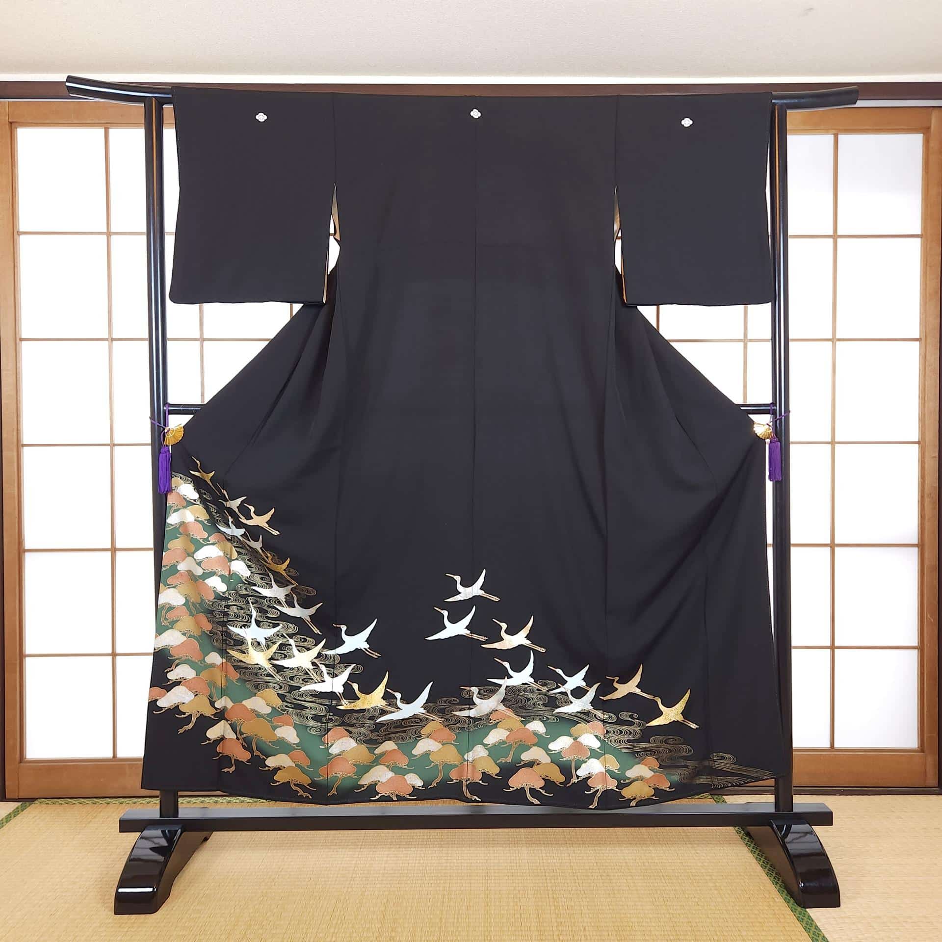 Kuro Tomesode with elegant golden cranes