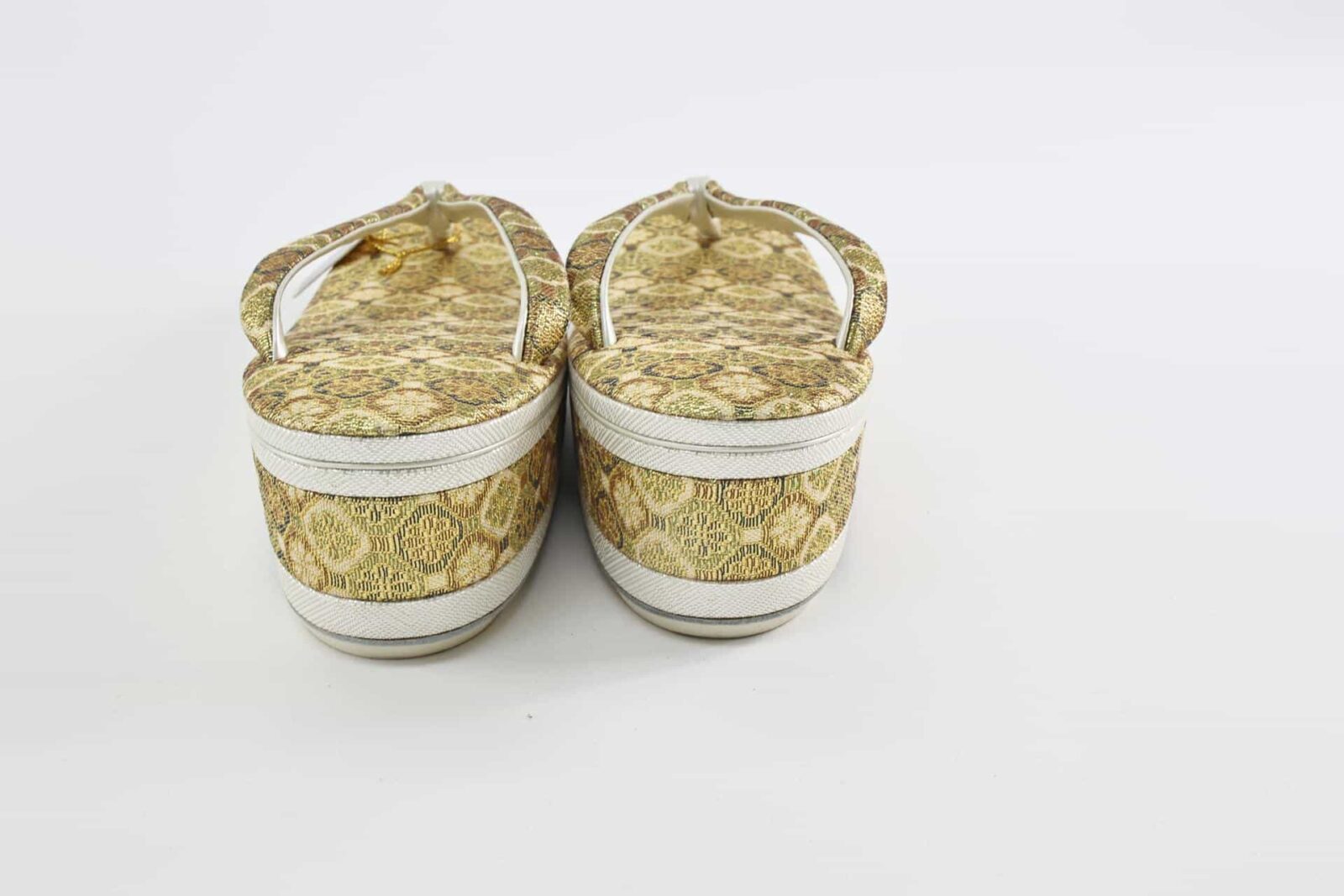 Golden Kimono Zori Hanabishi patterns