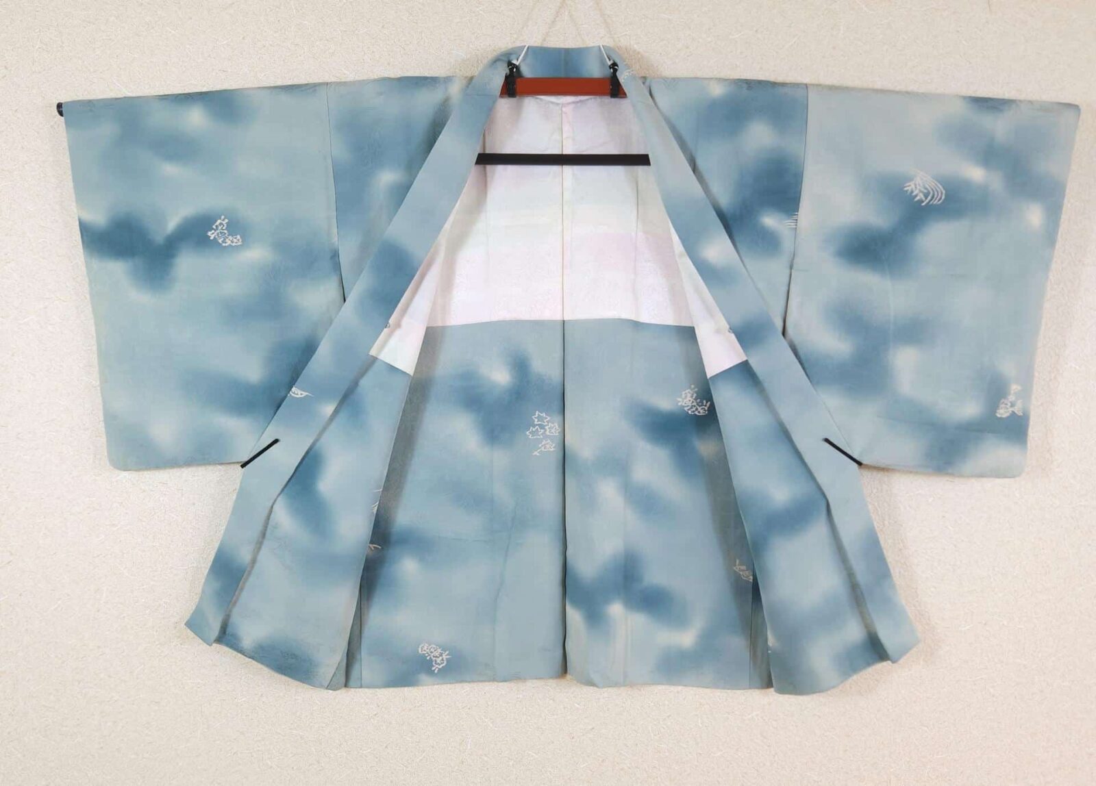 Gradient blue Haori with white motifs