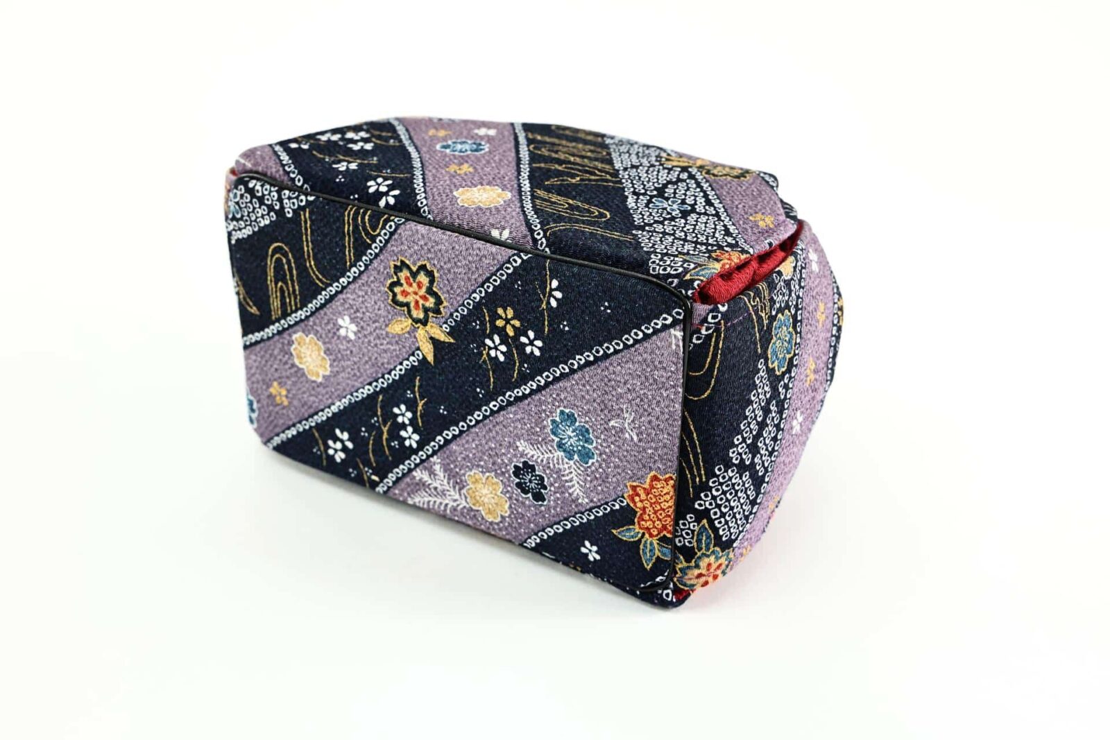 Kimono bag in floral chirimen fabric