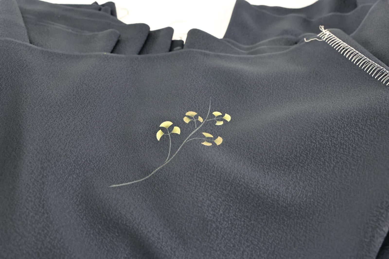 Kimono crepe silk fabric with floral design