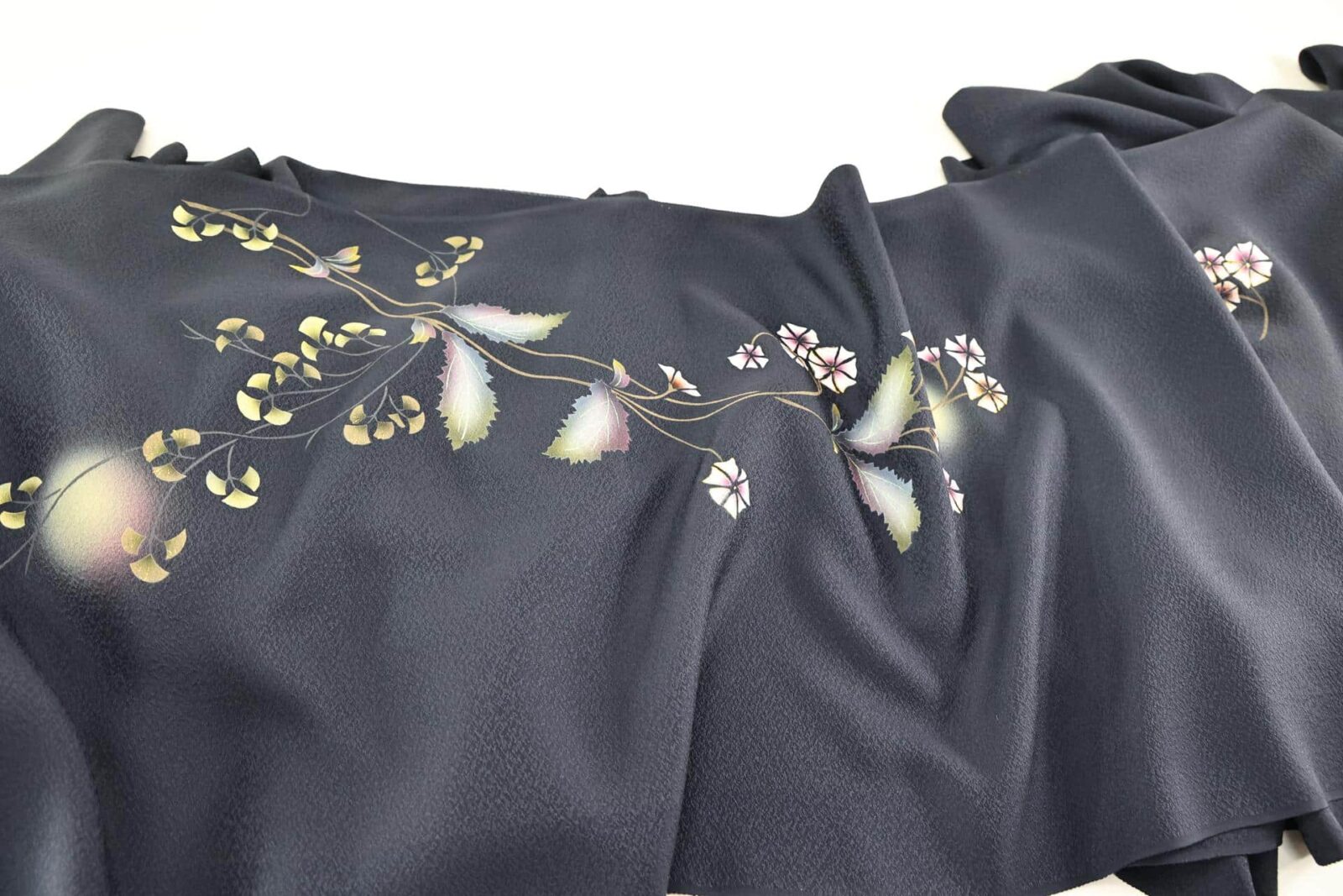 Kimono crepe silk fabric with floral design