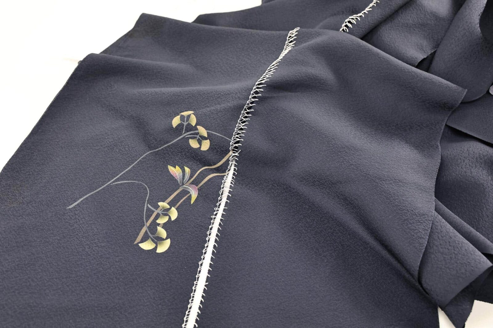 Kimono crepe silk fabric with floral design