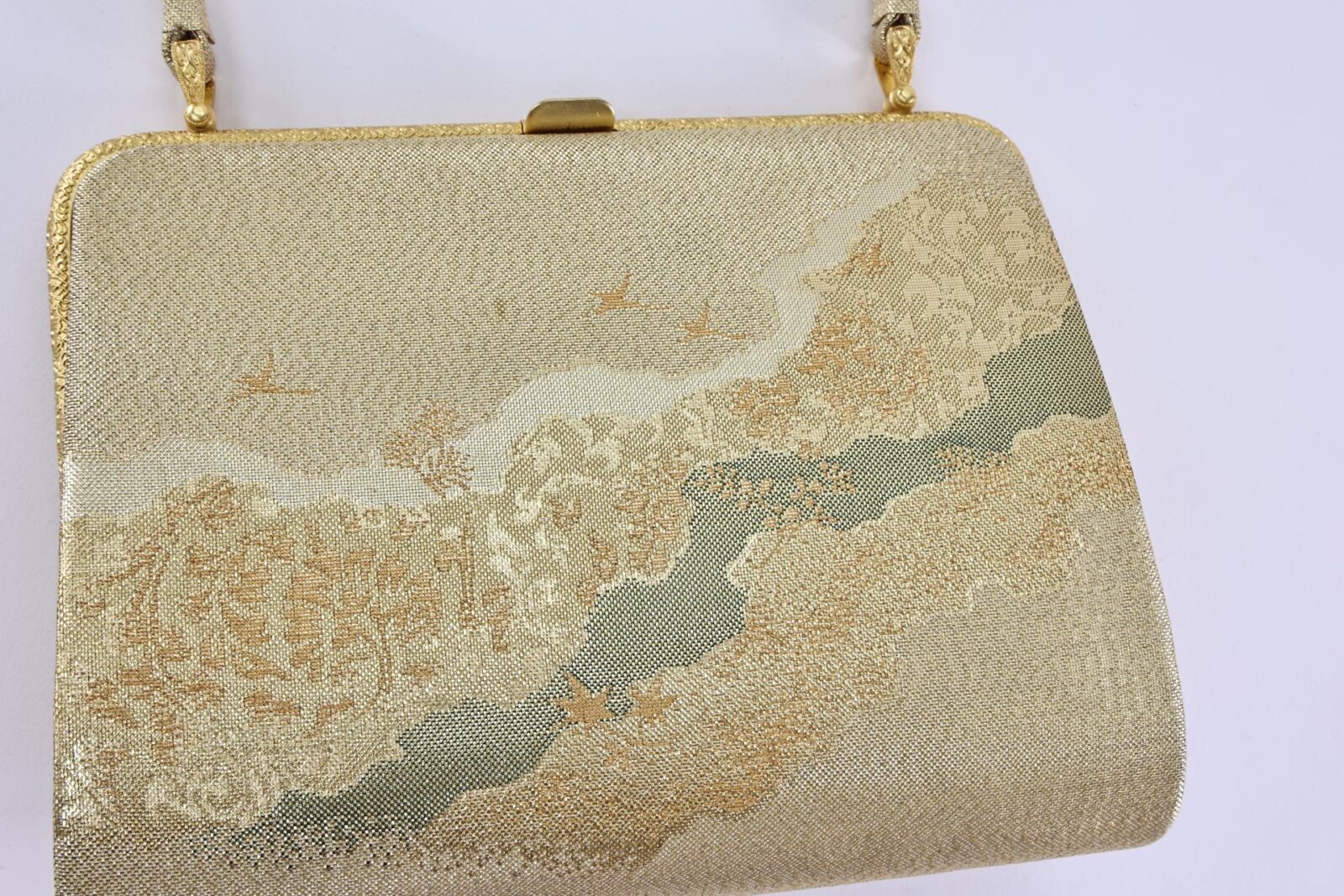 Kimono gag in gold brocade cranes and lanscape