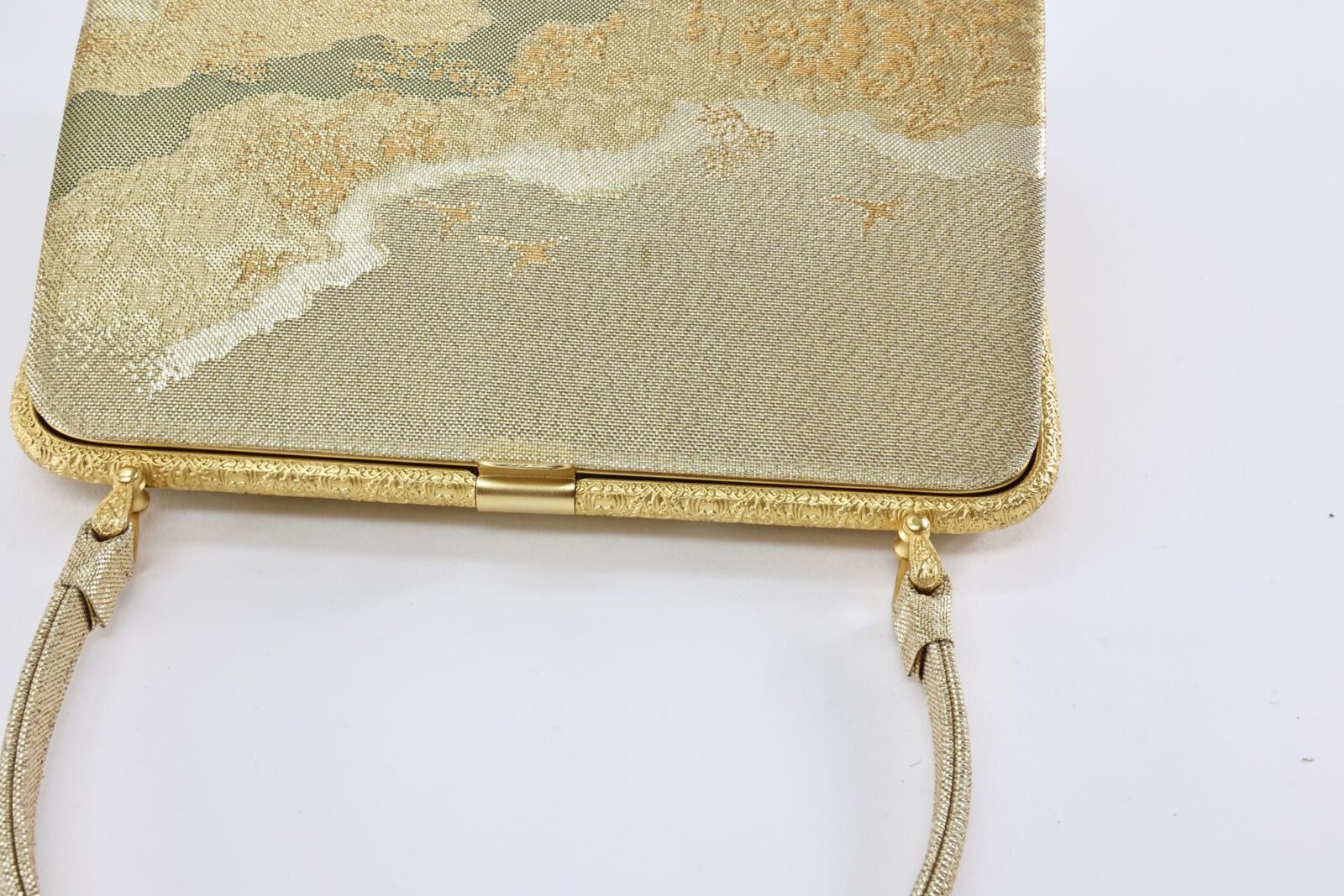 Kimono gag in gold brocade cranes and lanscape