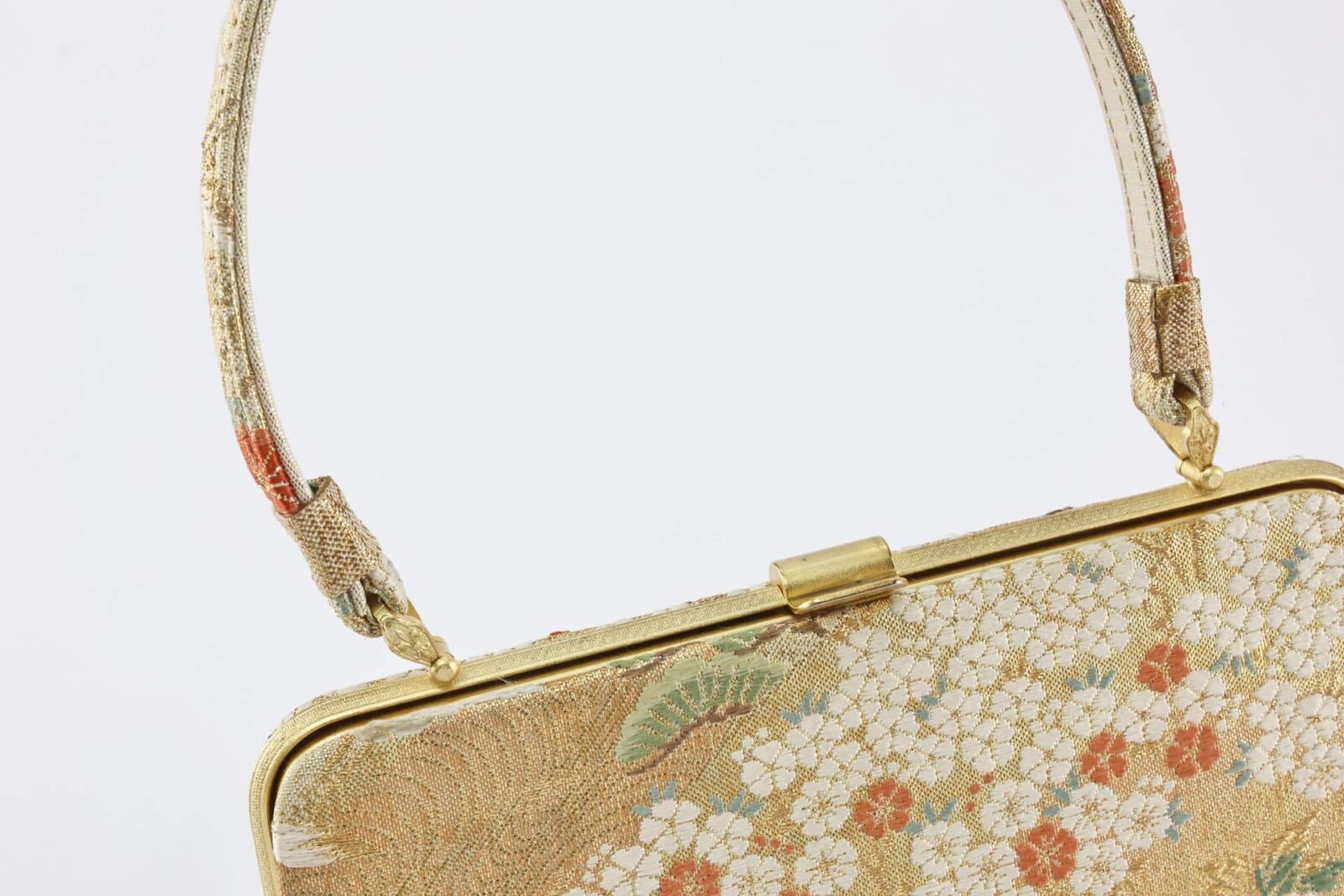 Kimono gag in gold brocade with pines