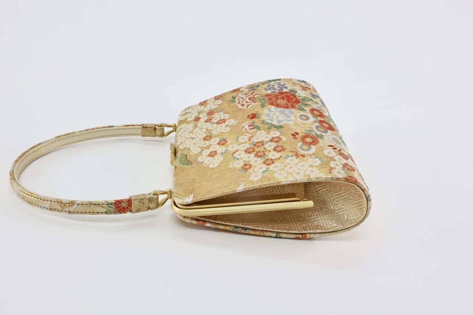Kimono gag in gold brocade with pines