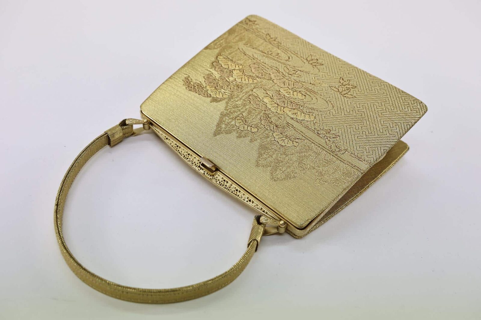 Kimono gag in gold brocade with pines