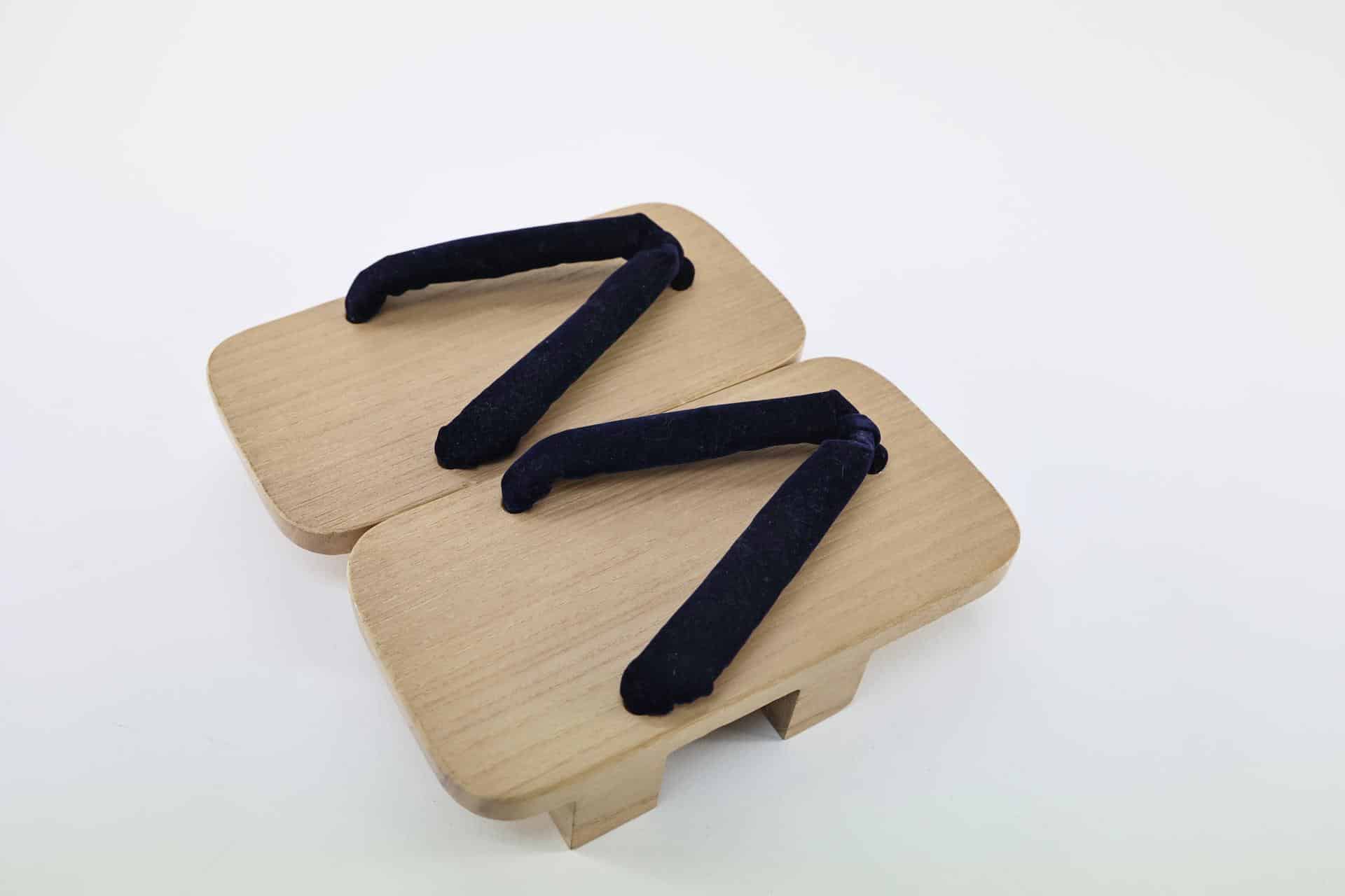 Men’s wooden Japanese geta sandals