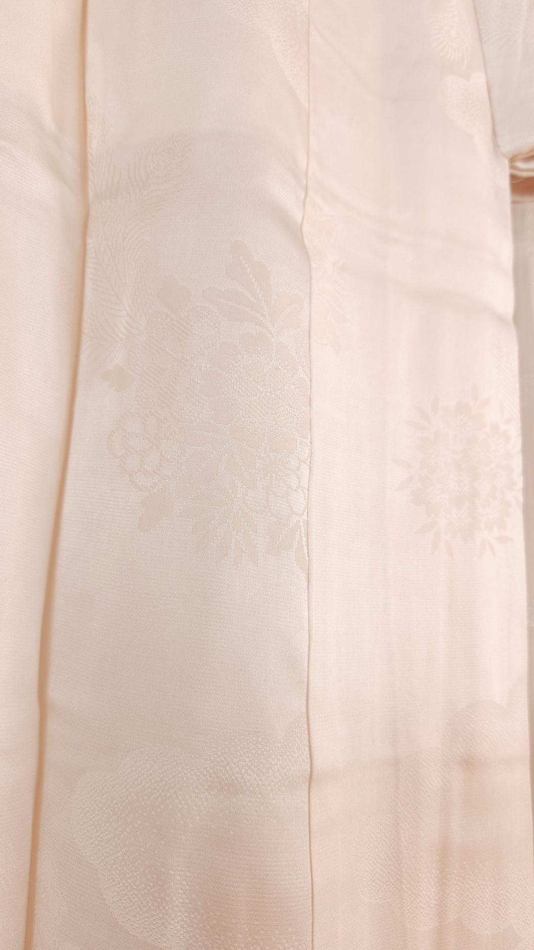 Nagajuban in cream-colored floral brocade