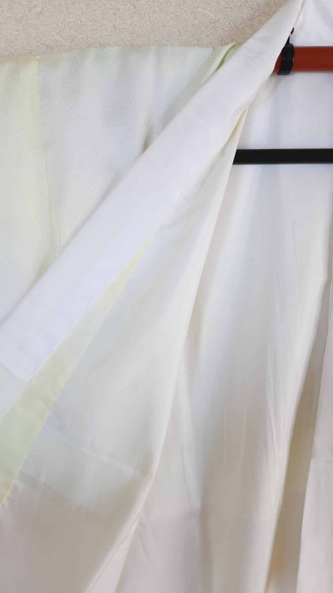 Nagajuban in green yellow Sayagata-patterned brocade