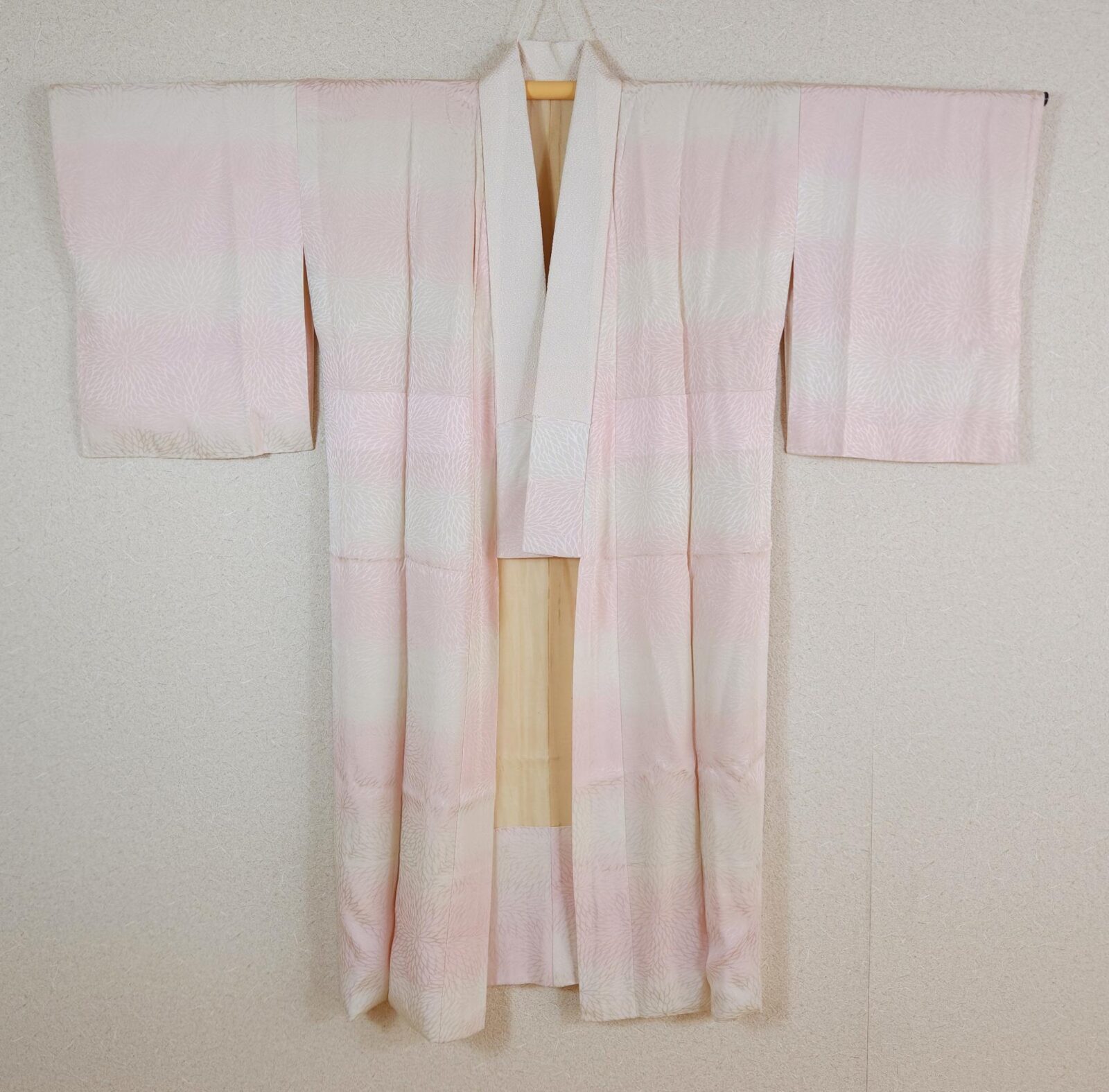 Nagajuban in pink kiku-patterned brocade