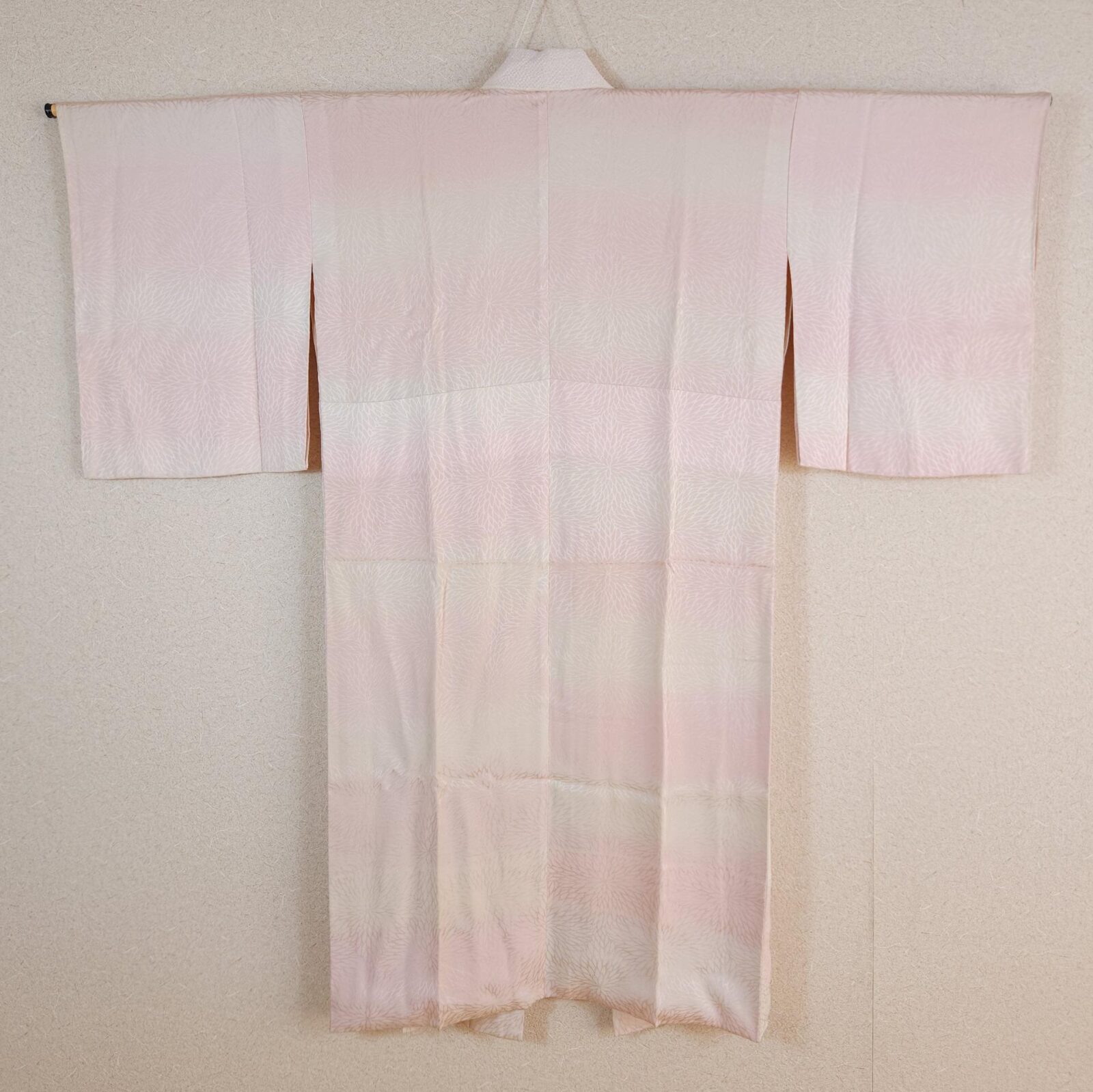 Nagajuban in pink kiku-patterned brocade