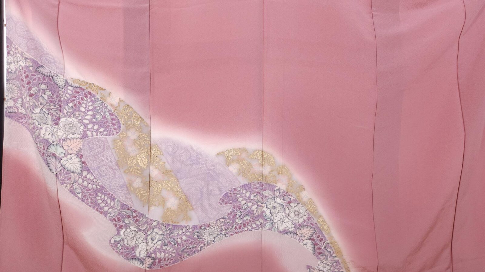 Powder pink Houmongi with shibori patterns