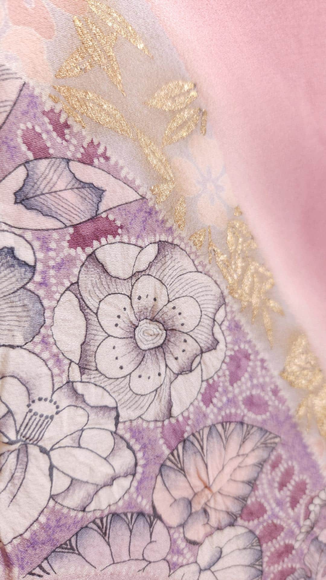 Powder pink Houmongi with shibori patterns