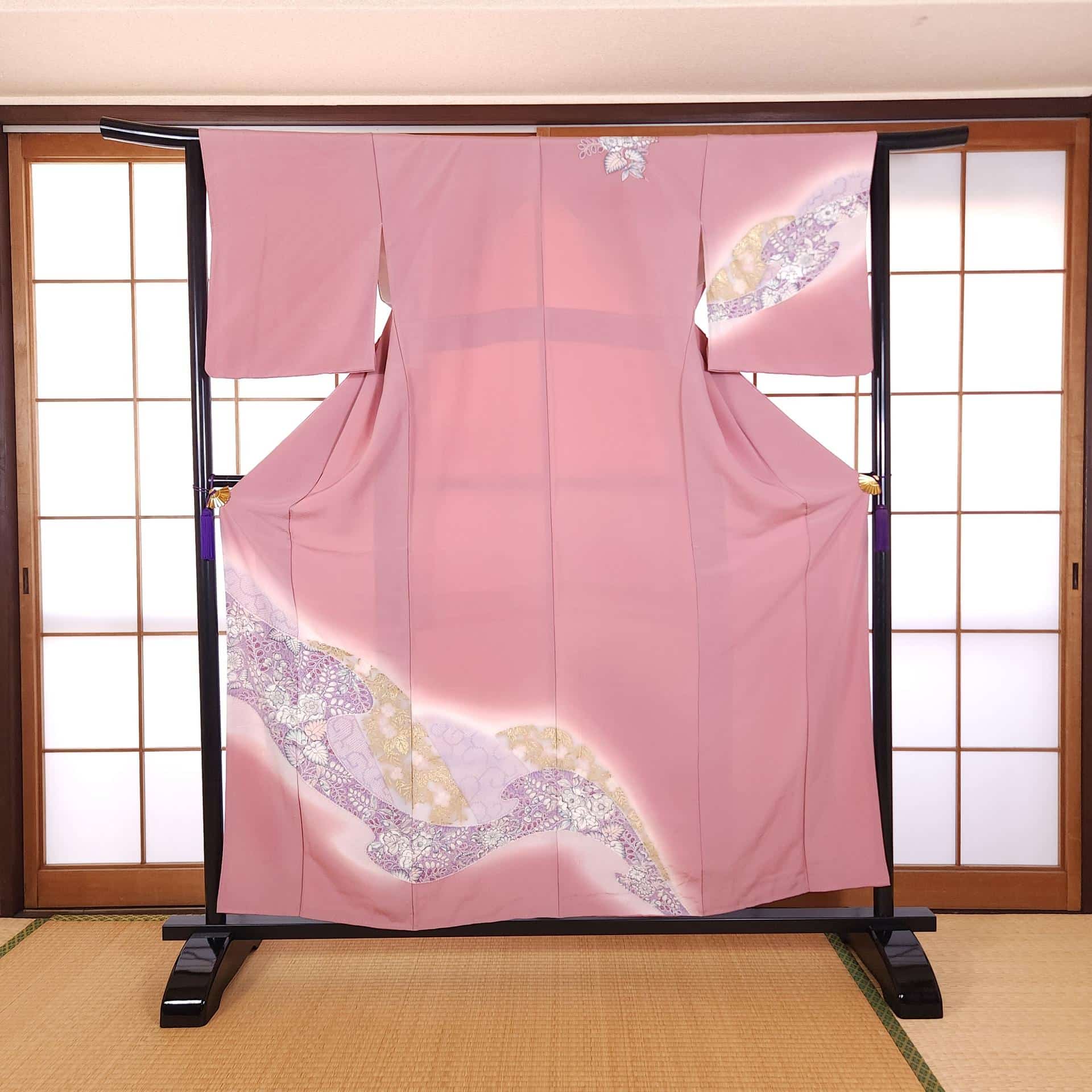 Powder pink Houmongi with shibori patterns