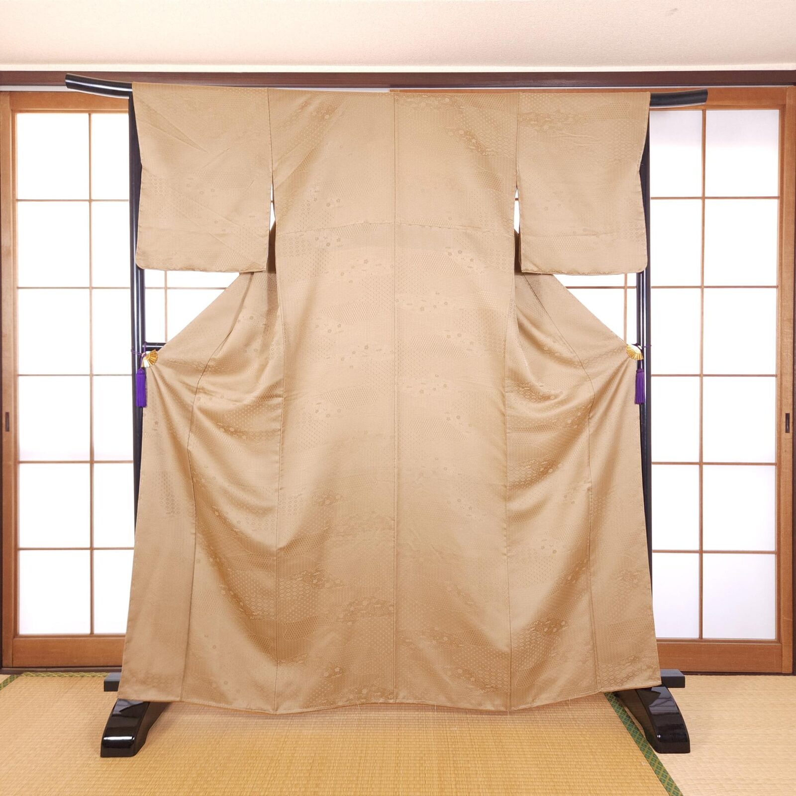 Refined beige Iromuji Kimono in brocade weave