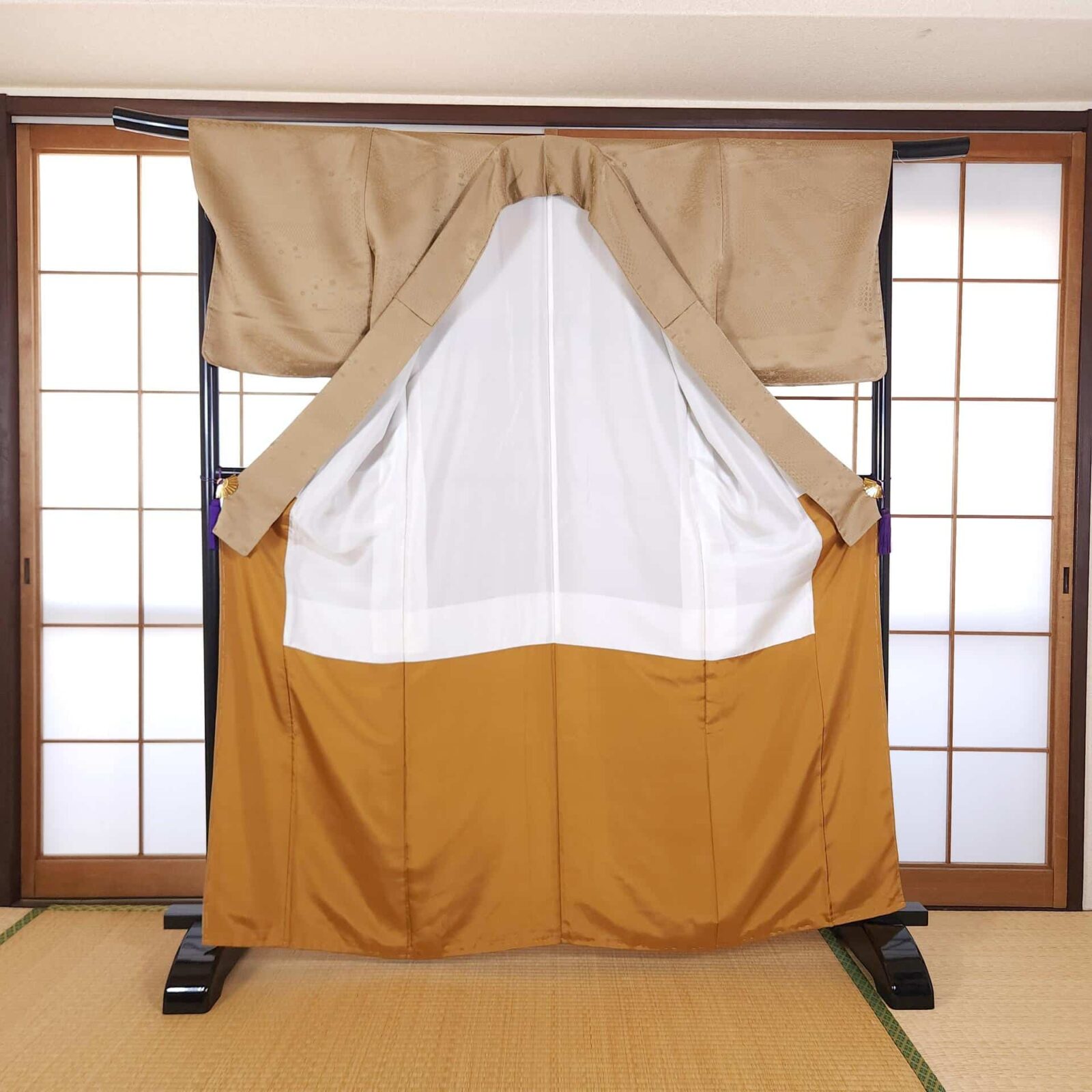 Refined beige Iromuji Kimono in brocade weave