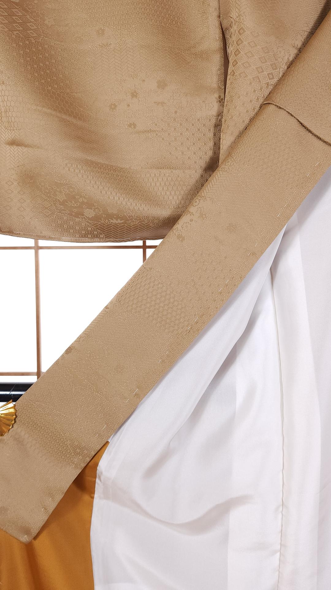 Refined beige Iromuji Kimono in brocade weave