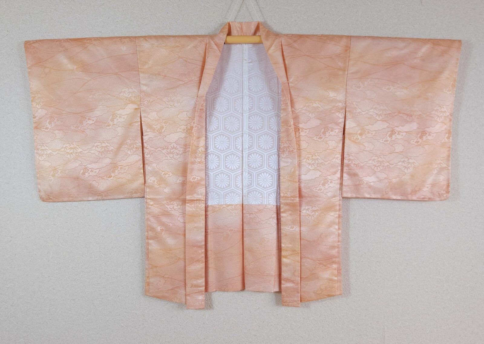 Salmon Haori with cloud motifs