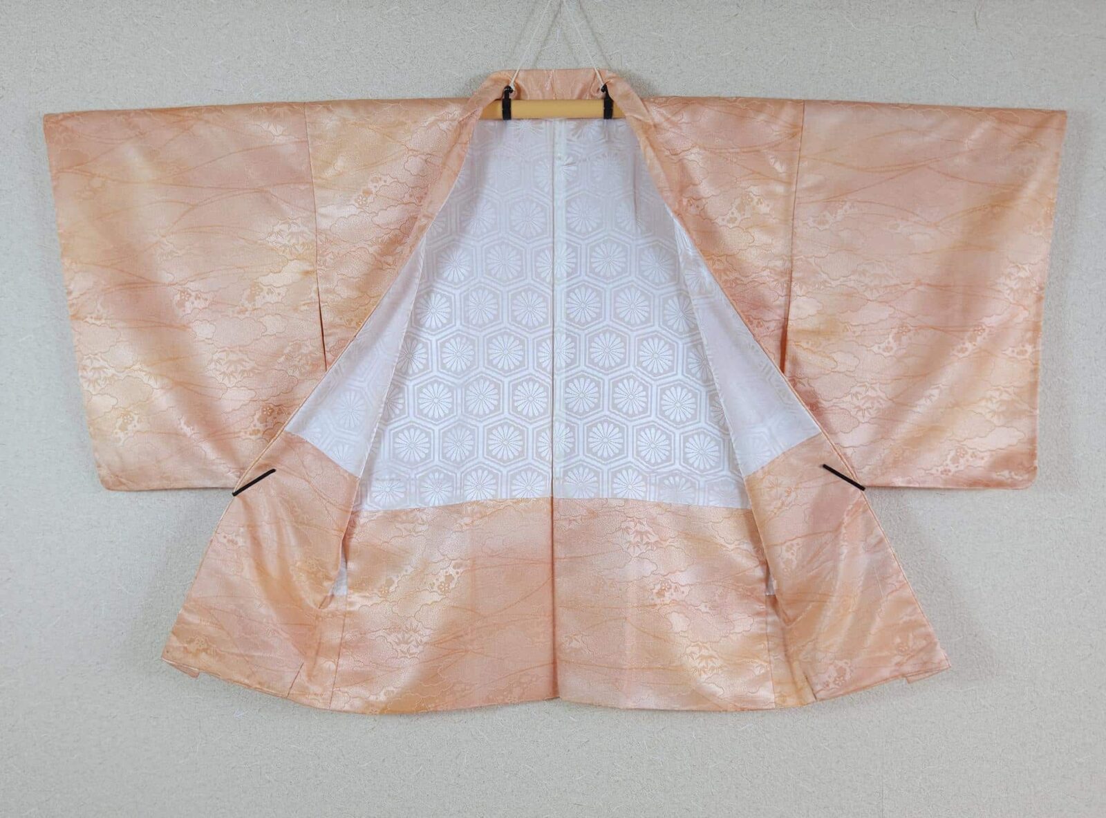 Salmon Haori with cloud motifs