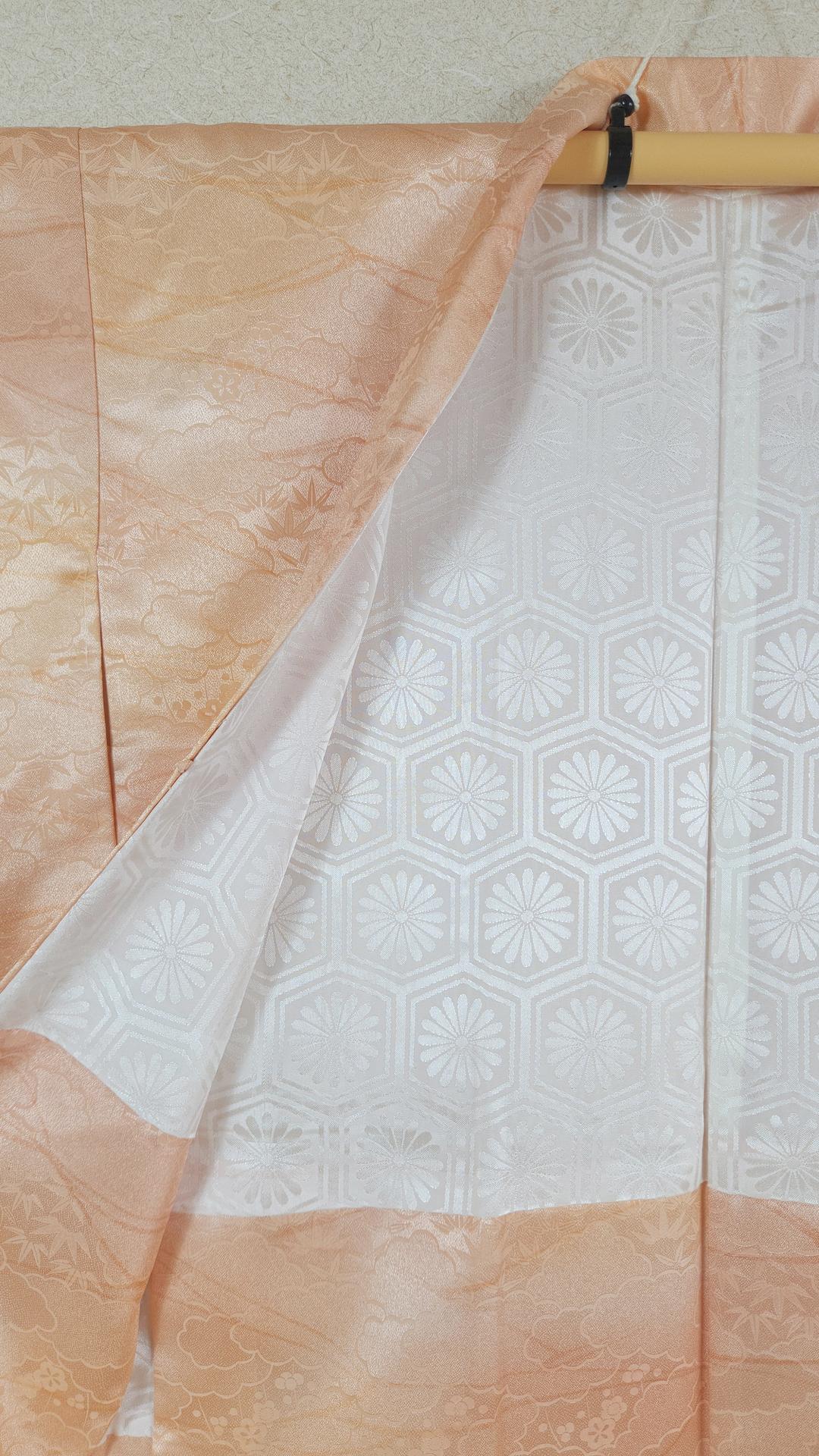 Salmon Haori with cloud motifs